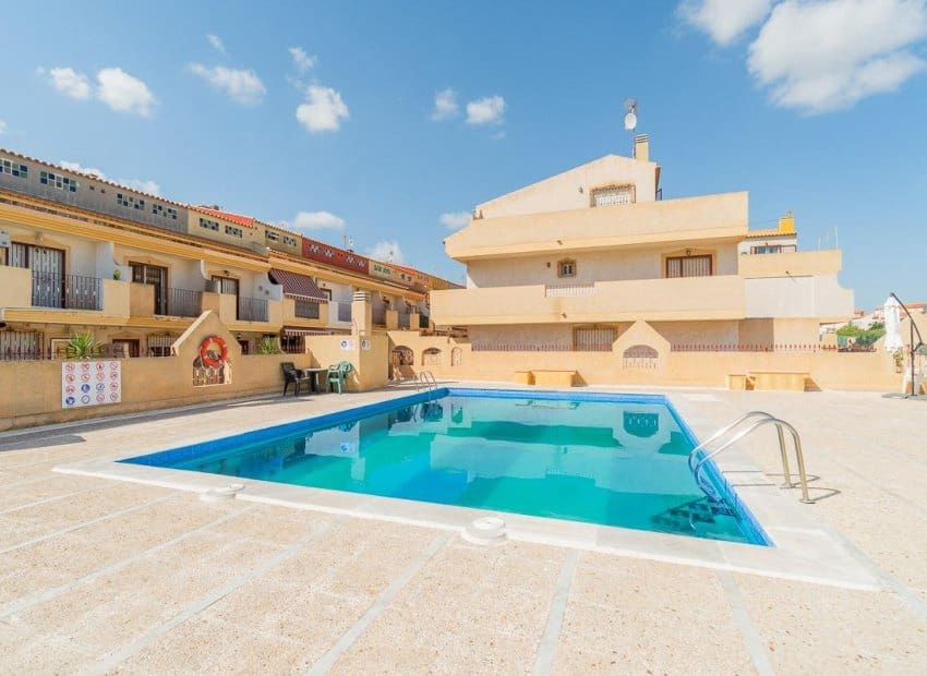 3 camera da letto Casa in vendita in Playa Flamenca con piscina - 169.000 € (Rif: 9379968)
