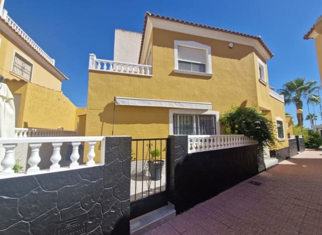 3 bedroom Townhouse for sale in Playa Flamenca, Orihuela with pool - € 297,000 (Ref: 9379971)
