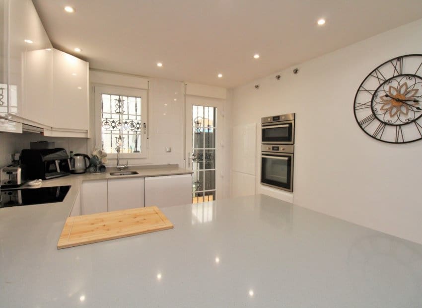 3 soveværelse Semi-Rækkehus til salg i Los Dolses med swimmingpool - € 375.000 (Ref: 9386390)