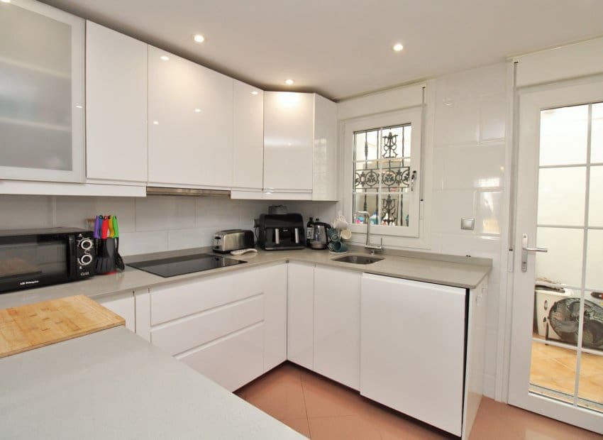 3 soveværelse Semi-Rækkehus til salg i Los Dolses med swimmingpool - € 375.000 (Ref: 9386390)