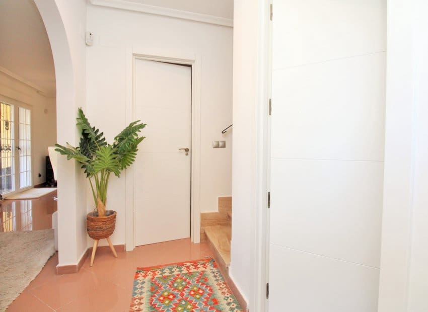 3 soveværelse Semi-Rækkehus til salg i Los Dolses med swimmingpool - € 375.000 (Ref: 9386390)