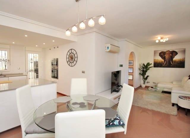 3 soverom Kjedet enebolig til salgs i Los Dolses, Orihuela med svømmebasseng - € 375 000 (Ref: 9386390)