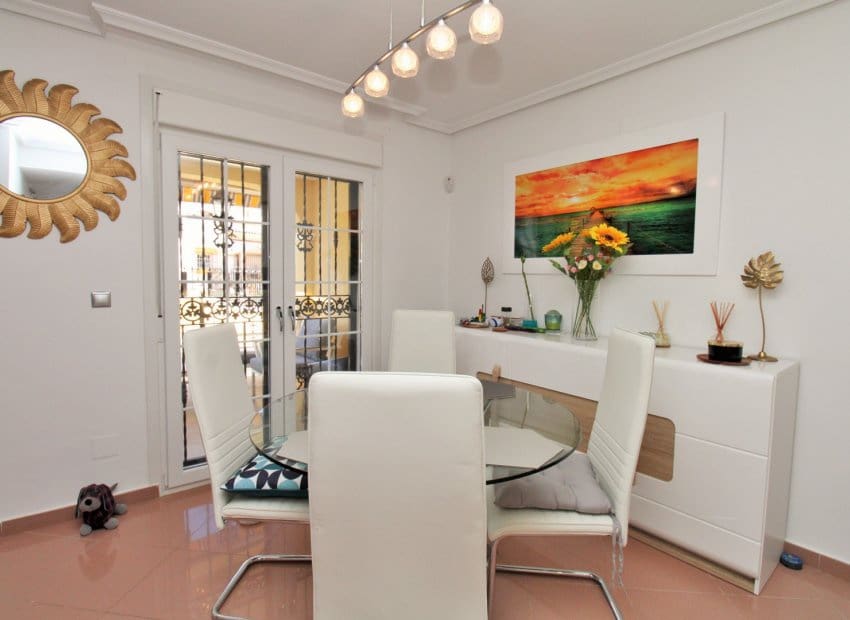 3 soveværelse Semi-Rækkehus til salg i Los Dolses med swimmingpool - € 375.000 (Ref: 9386390)