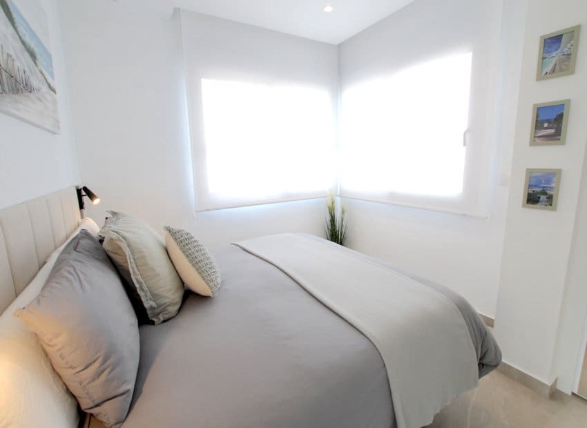 3 makuuhuone Paritalo myytävänä paikassa Algorfa mukana uima-altaan - 485 000 € (Ref: 9386600)