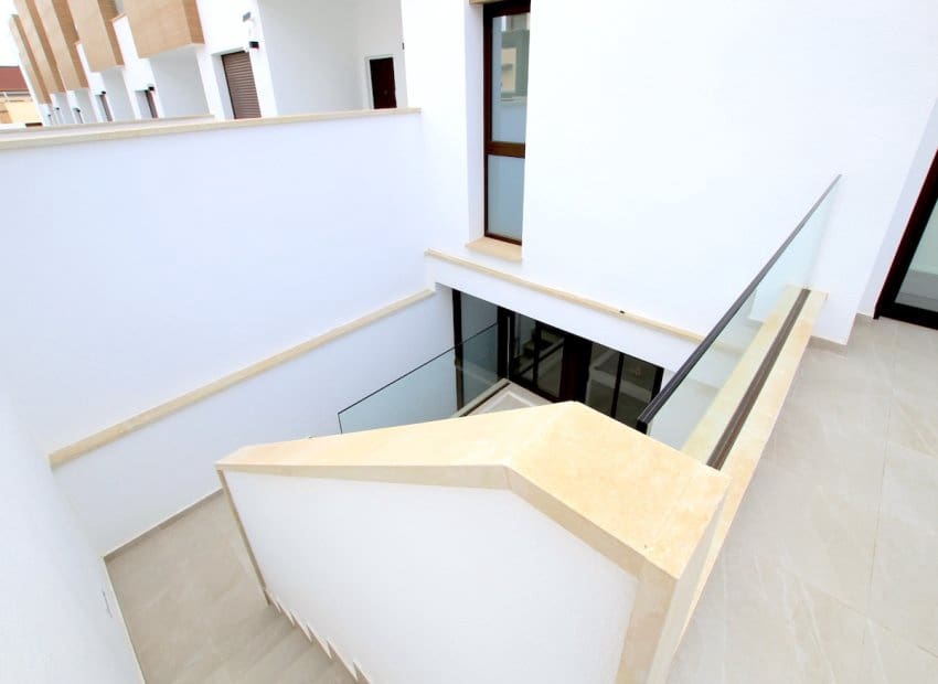 3 makuuhuone Paritalo myytävänä paikassa Algorfa mukana uima-altaan - 485 000 € (Ref: 9386600)