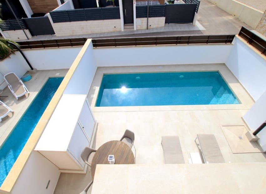 3 makuuhuone Paritalo myytävänä paikassa Algorfa mukana uima-altaan - 485 000 € (Ref: 9386600)