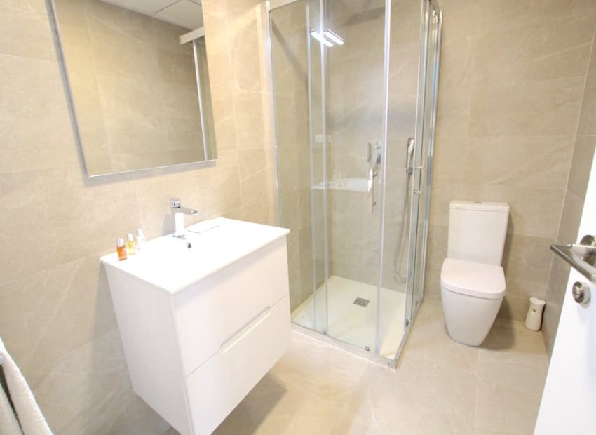 3 makuuhuone Paritalo myytävänä paikassa Algorfa mukana uima-altaan - 485 000 € (Ref: 9386600)