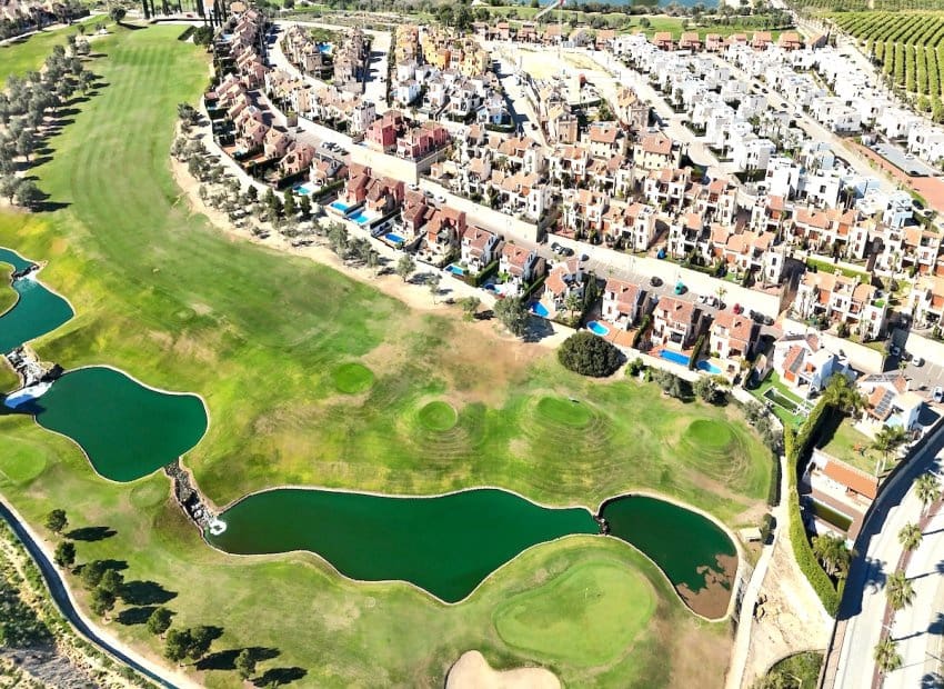 3 makuuhuone Paritalo myytävänä paikassa Algorfa mukana uima-altaan - 485 000 € (Ref: 9386600)