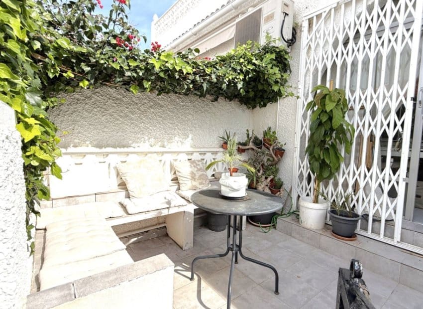 1 slaapkamer Bungalow te koop in Torrevieja - € 89.000 (Ref: 9386605)