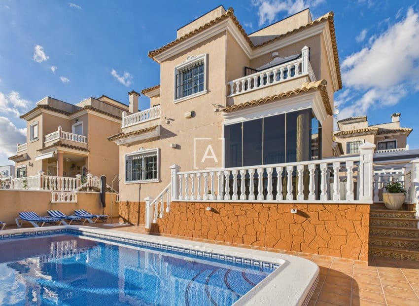 3 chambre Villa/Maison à vendre à Pinar de Campoverde avec piscine - 397 500 € (Ref: 9386606)