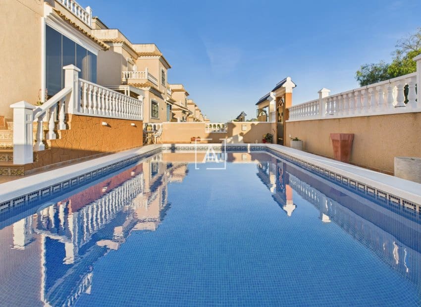 3 chambre Villa/Maison à vendre à Pinar de Campoverde avec piscine - 397 500 € (Ref: 9386606)