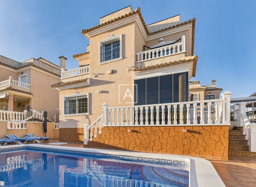 3 chambre Villa/Maison à vendre à Pinar de Campoverde avec piscine - 397 500 € (Ref: 9386606)