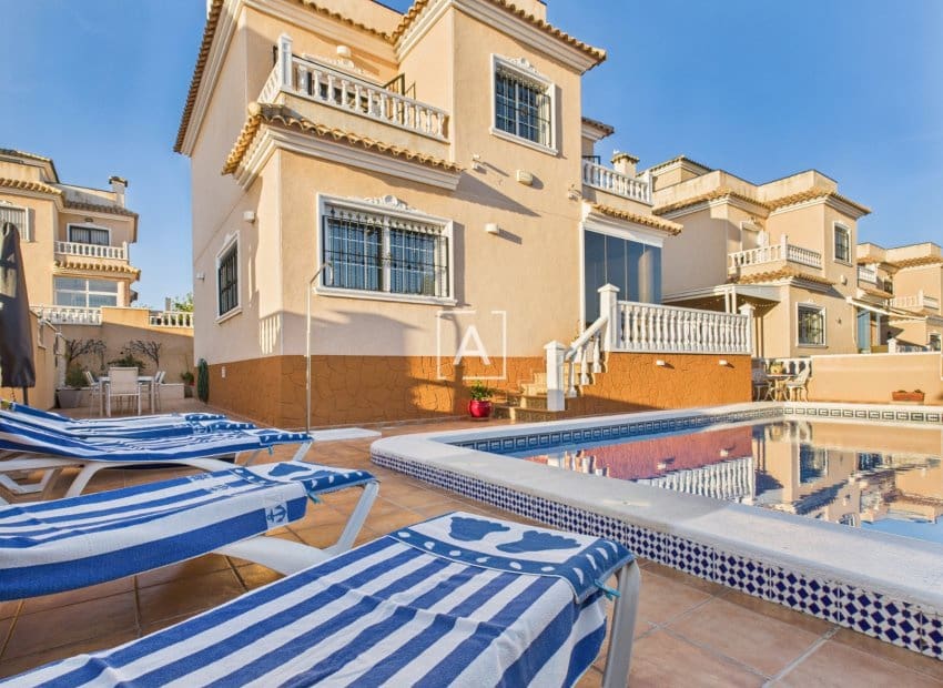 3 chambre Villa/Maison à vendre à Pinar de Campoverde avec piscine - 397 500 € (Ref: 9386606)