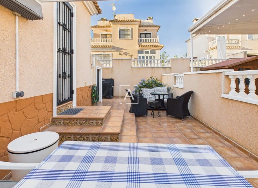 3 chambre Villa/Maison à vendre à Pinar de Campoverde avec piscine - 397 500 € (Ref: 9386606)