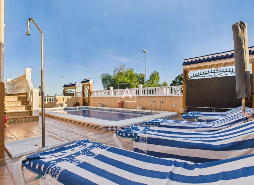 3 chambre Villa/Maison à vendre à Pinar de Campoverde avec piscine - 397 500 € (Ref: 9386606)