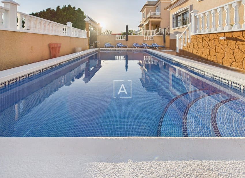 3 chambre Villa/Maison à vendre à Pinar de Campoverde avec piscine - 397 500 € (Ref: 9386606)