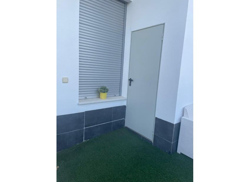 2 soveværelse Lejlighed til salg i Vistabella med swimmingpool - € 295.000 (Ref: 9386607)