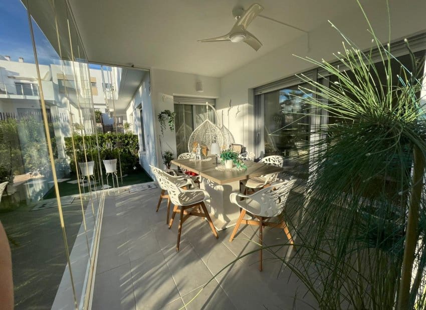 2 soveværelse Lejlighed til salg i Vistabella med swimmingpool - € 295.000 (Ref: 9386607)