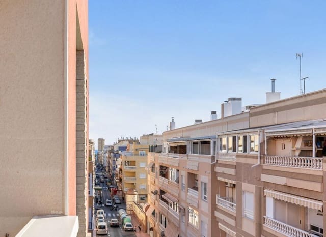 Apartamento de 2 habitaciones en Antonio Machado, Torrevieja en venta - 119.900 € (Ref: 9388815)