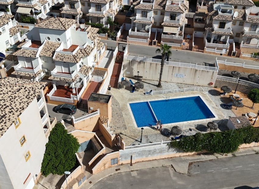2 bedroom Apartment for sale in Orihuela Costa with pool - € 139,950 (Ref: 9388816)