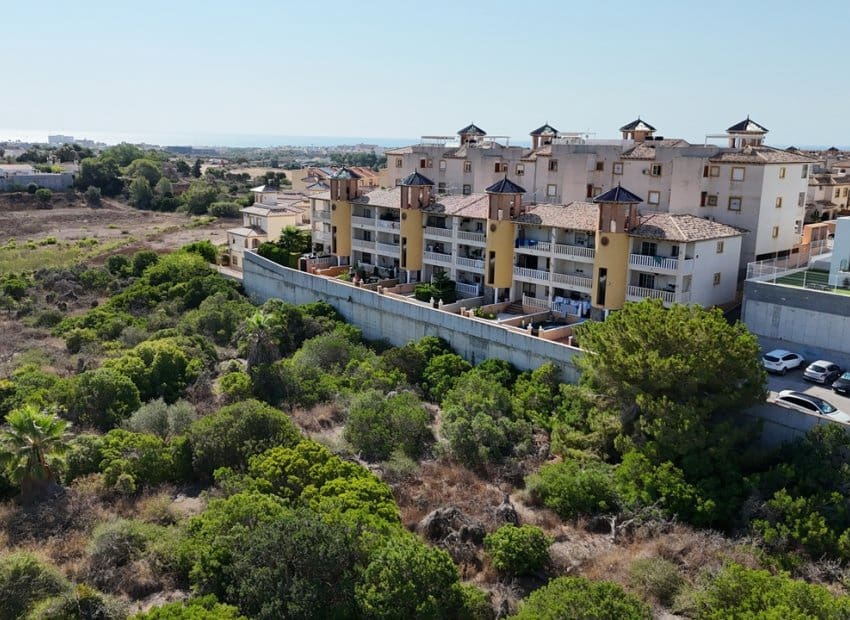 2 bedroom Apartment for sale in Orihuela Costa with pool - € 139,950 (Ref: 9388816)