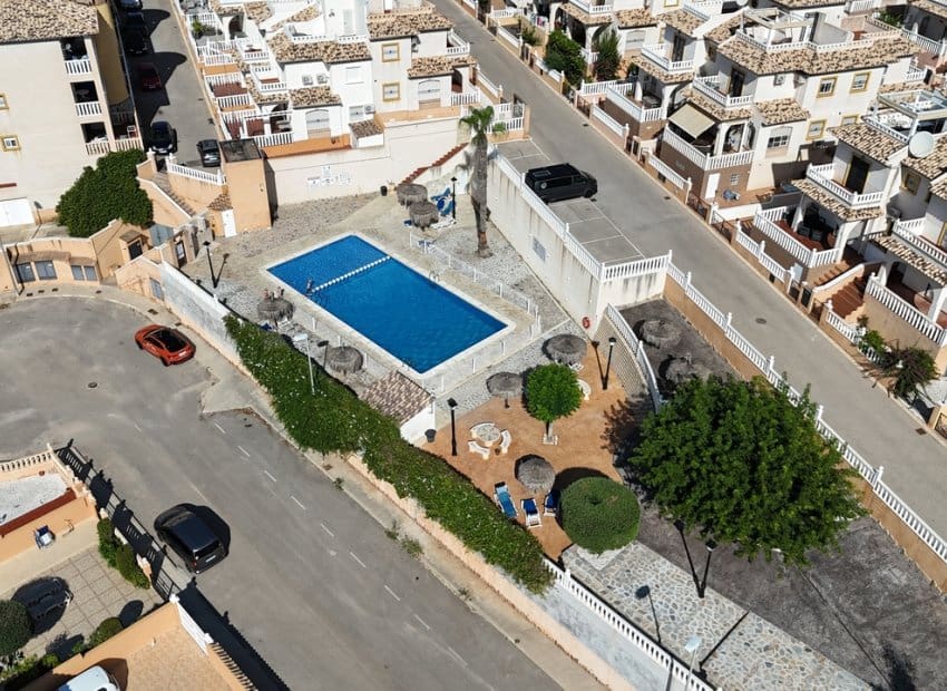 2 bedroom Apartment for sale in Orihuela Costa with pool - € 139,950 (Ref: 9388816)