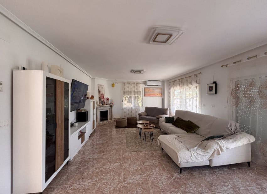 5 soveværelse Villa til salg i Benijofar med swimmingpool - € 650.000 (Ref: 9388820)