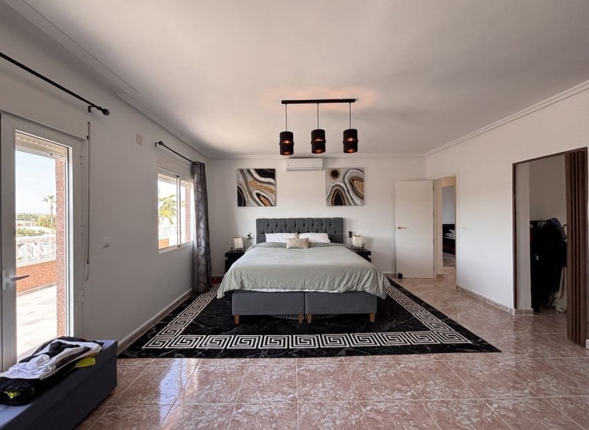 5 soveværelse Villa til salg i Benijofar med swimmingpool - € 650.000 (Ref: 9388820)