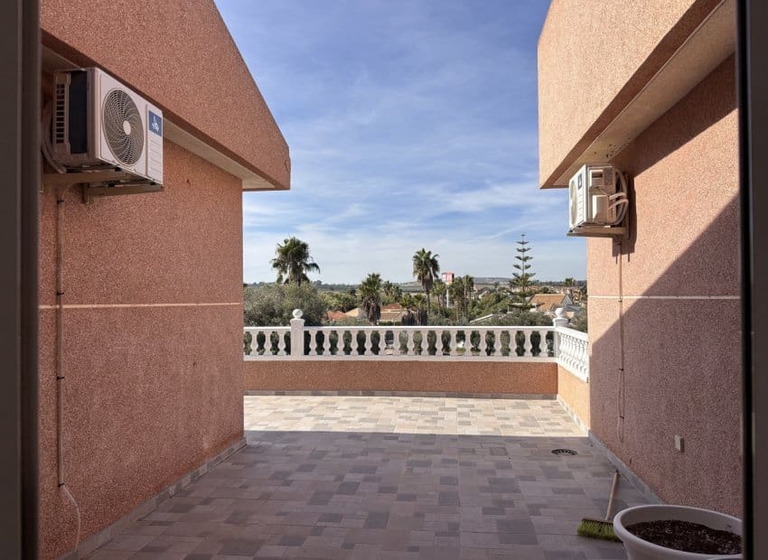 5 soveværelse Villa til salg i Benijofar med swimmingpool - € 650.000 (Ref: 9388820)