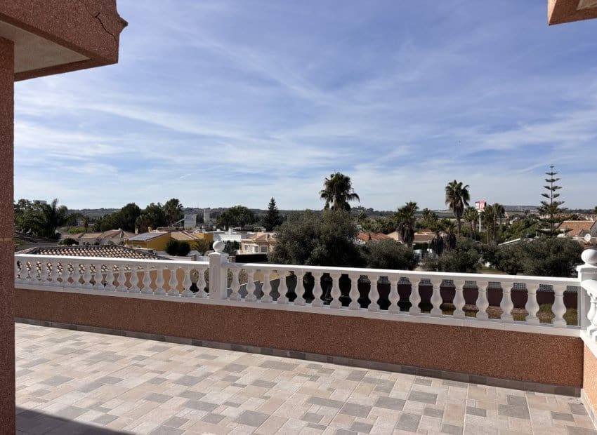 5 soveværelse Villa til salg i Benijofar med swimmingpool - € 650.000 (Ref: 9388820)