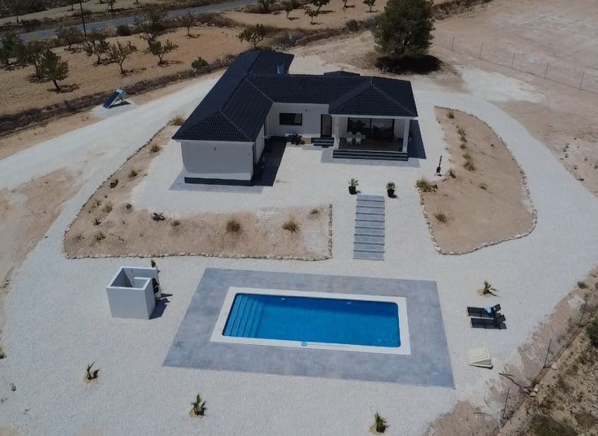 4 bedroom Villa for sale in Pinoso with pool - € 549,995 (Ref: 9388823)