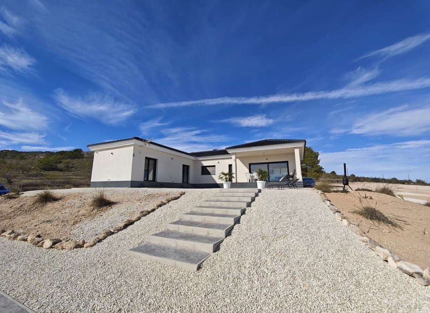 4 bedroom Villa for sale in Pinoso with pool - € 549,995 (Ref: 9388823)
