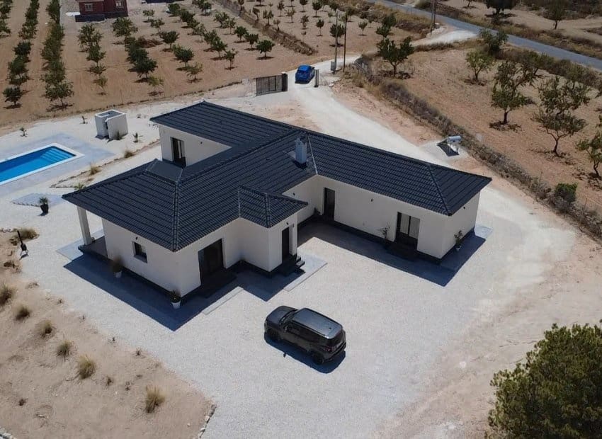 4 bedroom Villa for sale in Pinoso with pool - € 549,995 (Ref: 9388823)