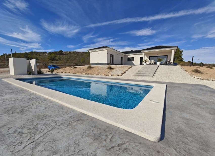 4 bedroom Villa for sale in Pinoso with pool - € 549,995 (Ref: 9388823)