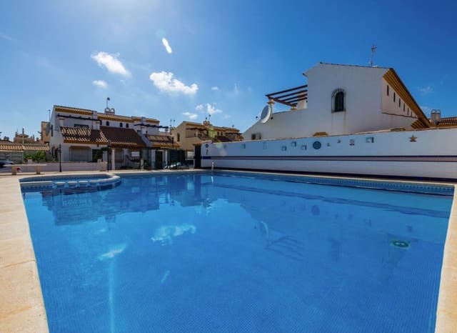 3 soverom Kjedet enebolig til salgs i La Zenia, Orihuela med svømmebasseng - € 312 000 (Ref: 9388825)