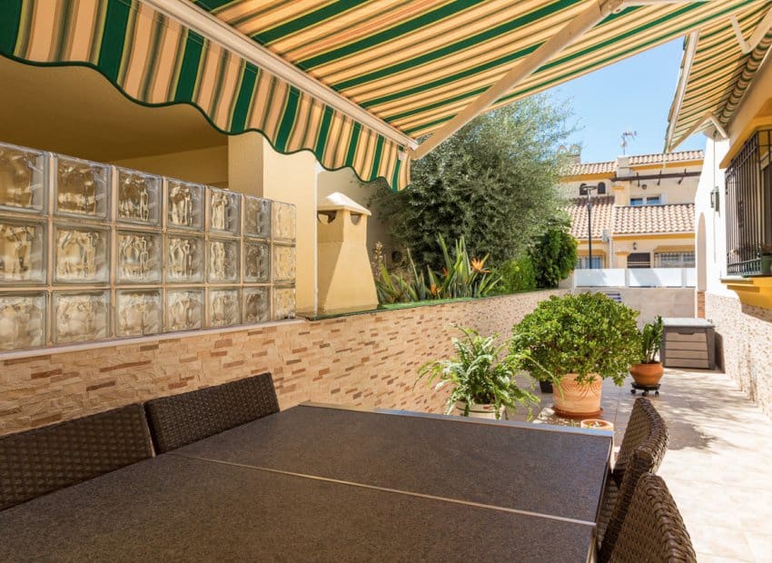 3 soverom Kjedet enebolig til salgs i La Zenia med svømmebasseng - € 312 000 (Ref: 9388825)