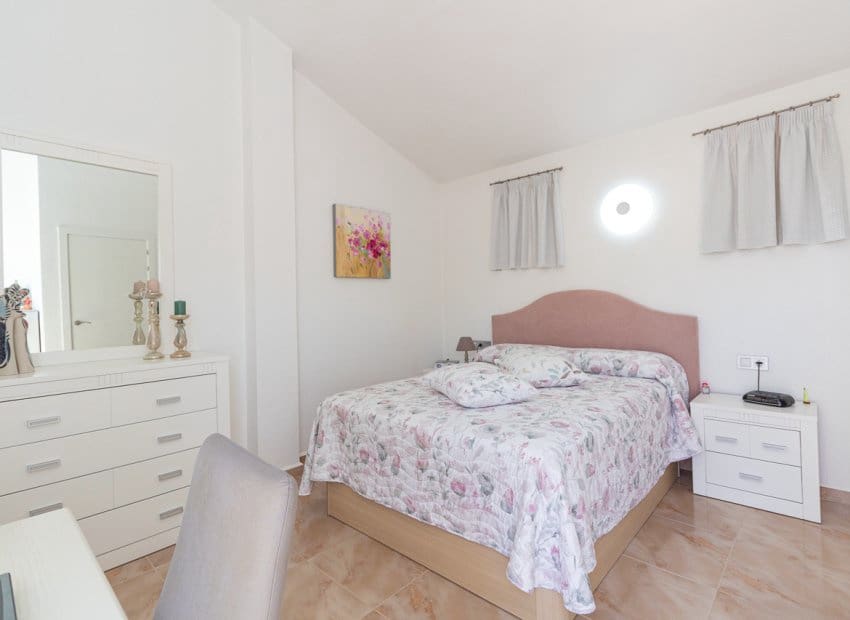 3 soverom Kjedet enebolig til salgs i La Zenia med svømmebasseng - € 312 000 (Ref: 9388825)