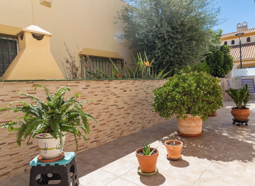 3 soverom Kjedet enebolig til salgs i La Zenia med svømmebasseng - € 312 000 (Ref: 9388825)