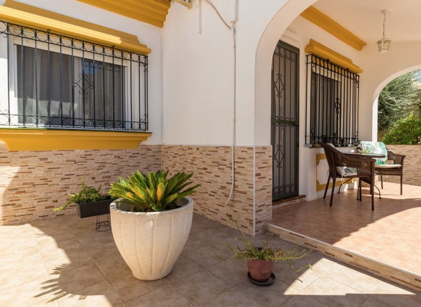 3 soverom Kjedet enebolig til salgs i La Zenia med svømmebasseng - € 312 000 (Ref: 9388825)