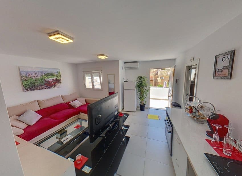 6 makuuhuone Huvila myytävänä paikassa Ciudad Quesada mukana uima-altaan - 685 000 € (Ref: 9394329)