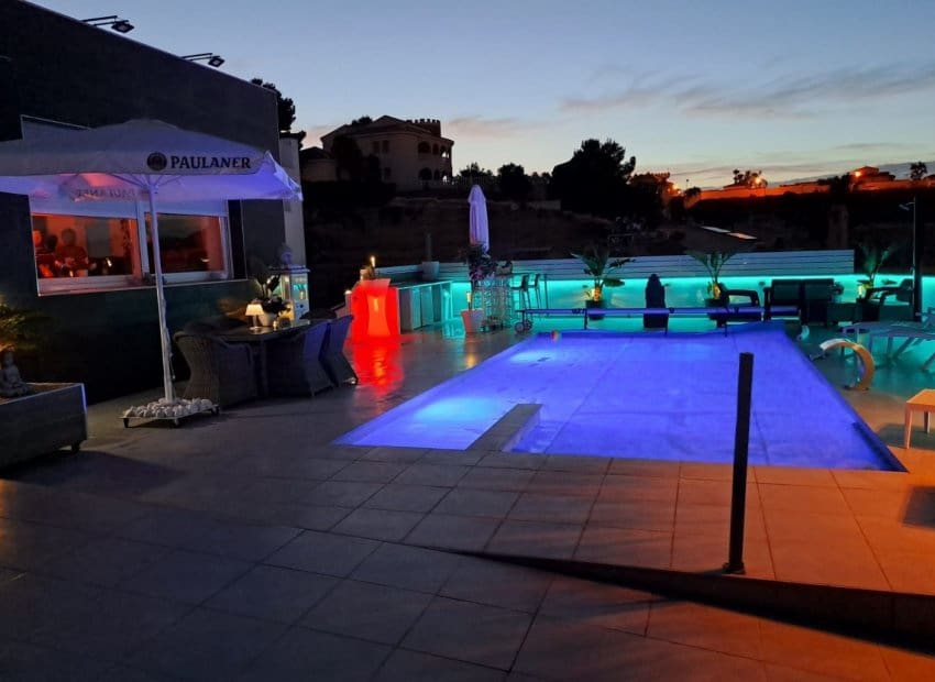 6 makuuhuone Huvila myytävänä paikassa Ciudad Quesada mukana uima-altaan - 685 000 € (Ref: 9394329)