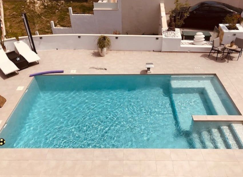 6 makuuhuone Huvila myytävänä paikassa Ciudad Quesada mukana uima-altaan - 685 000 € (Ref: 9394329)