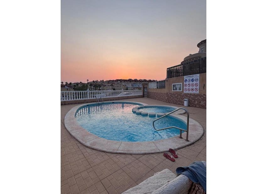 2 soverom Hus til salgs i Villamartin med svømmebasseng - € 164 950 (Ref: 9394330)