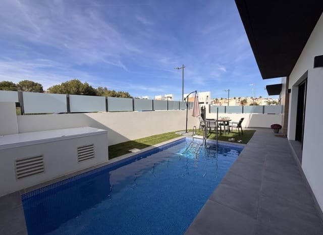 2 sovrum Villa till salu i Villamartin, Orihuela med pool - 434 950 € (Ref: 9394331)