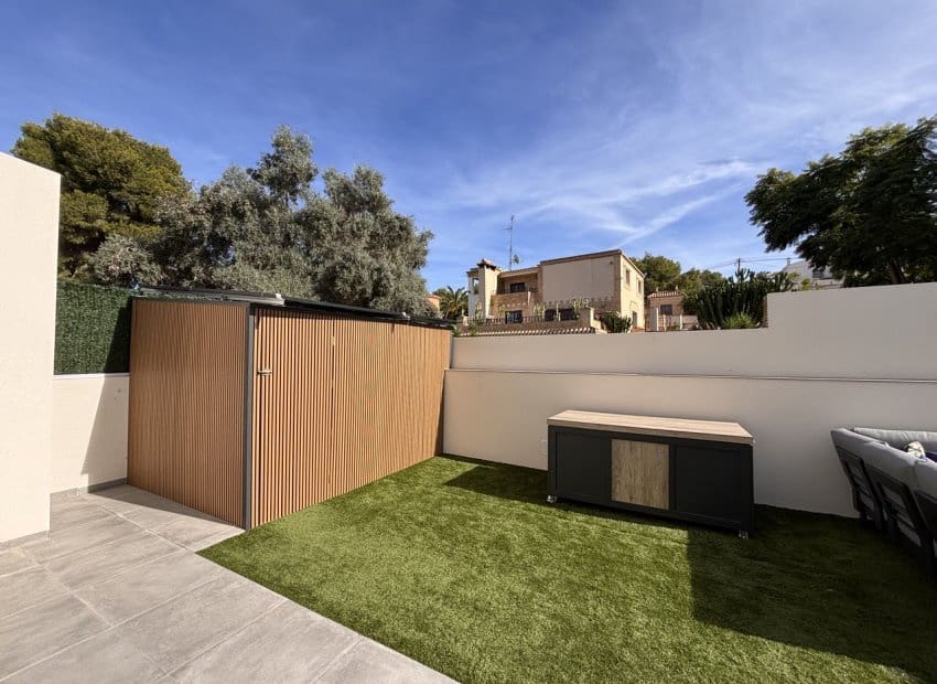 2 sovrum Villa till salu i Villamartin med pool - 434 950 € (Ref: 9394331)