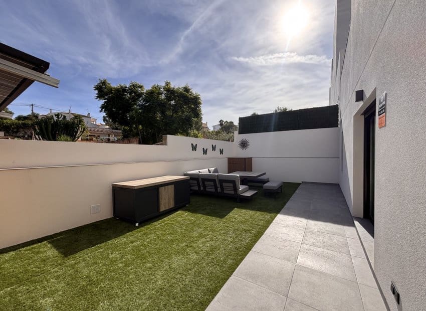 2 sovrum Villa till salu i Villamartin med pool - 434 950 € (Ref: 9394331)