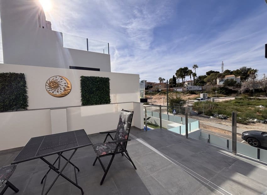 2 sovrum Villa till salu i Villamartin med pool - 434 950 € (Ref: 9394331)