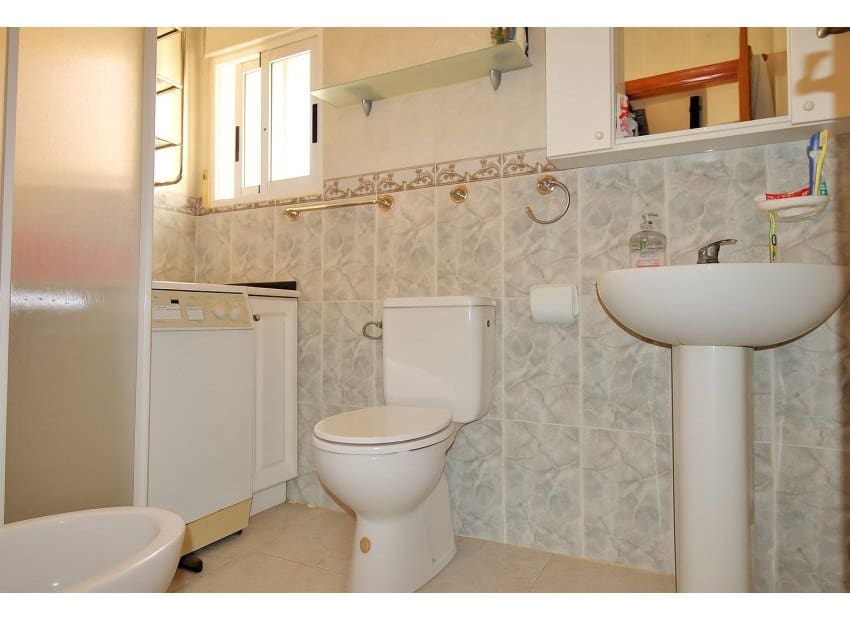 3 Zimmer Haus zu verkaufen in Villamartin mit Pool - 249.990 € (Ref: 9394333)