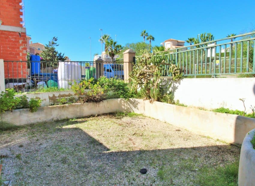 3 Zimmer Haus zu verkaufen in Villamartin mit Pool - 249.990 € (Ref: 9394333)