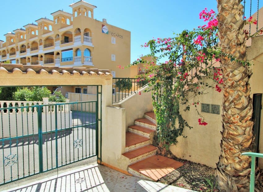 3 Zimmer Haus zu verkaufen in Villamartin mit Pool - 249.990 € (Ref: 9394333)